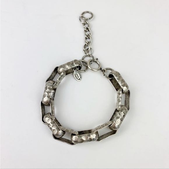 Catherine Popesco - Picture 2 of 4